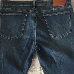 Lucky Brand women’s Dark Blue Relaxed Jeans